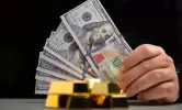 صعود الدولار وهبوط الذهب فهل من مفاجآت جديدة