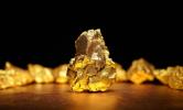 الذهب يصعد لأعلى مستوياته منذ أبريل الماضي، فما السبب؟