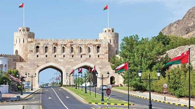 عمان تتوقع تراجع العجز في موازنة 2022