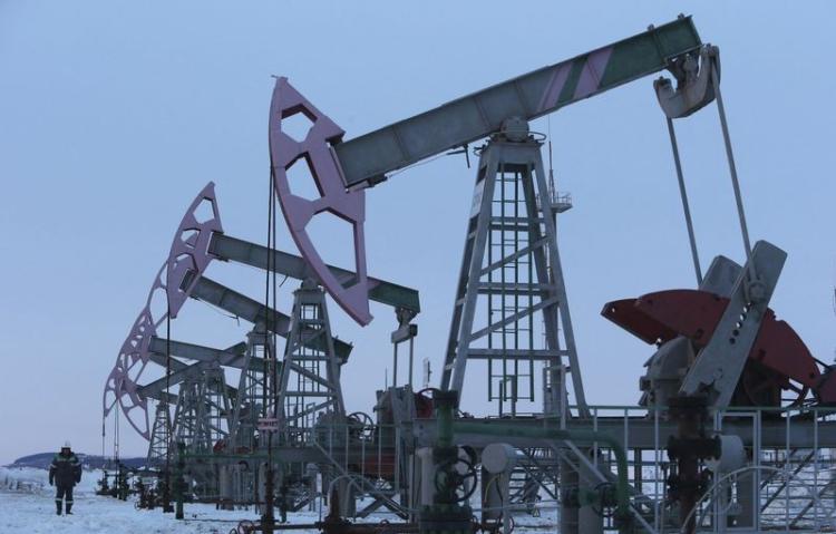 تراجع أسعار النفط بفعل انتشار أوميكرون السريع