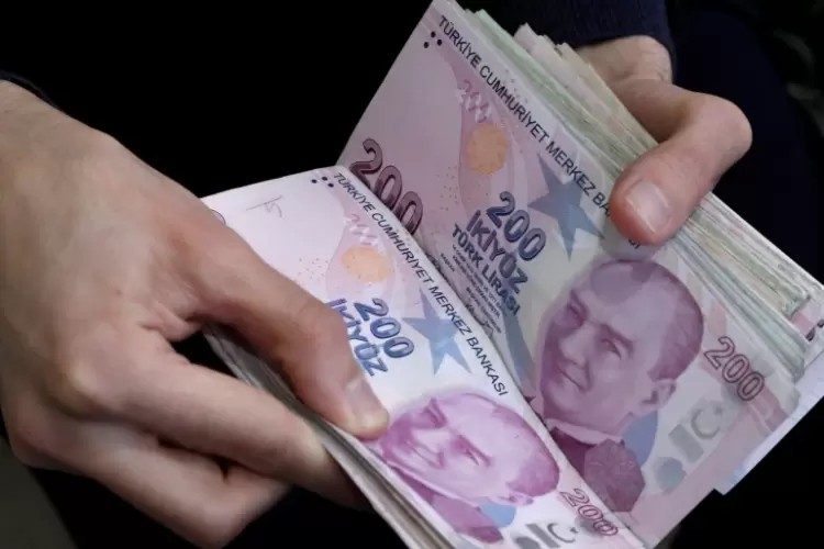 أزمة الليرة التركية تتفاقم بعد خفض سعر الفائدة