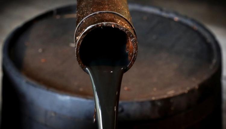 النفط يرتفع وسط استمرار مخاوف المستثمرين من تفشي أوميكرون