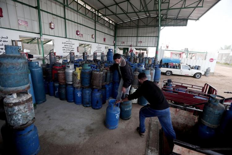 محطات غاز الطهي العشوائية في غزة... نقاط "بيع الموت"