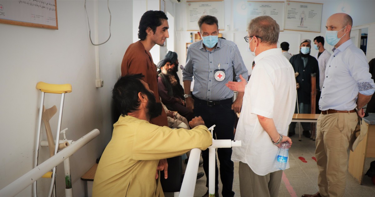 المصانع-الأفغانية-على-شفا-الإف