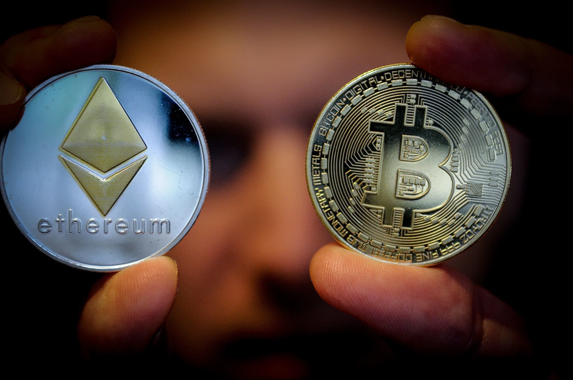 أكبر بورصة للعملات المشفرة في أمريكا تخسر 1.1 مليار دولار في الربع الثاني