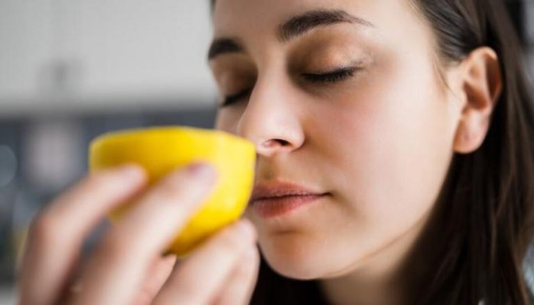 غير كورونا.. 10 أسباب وراء فقدان حاسة الشم