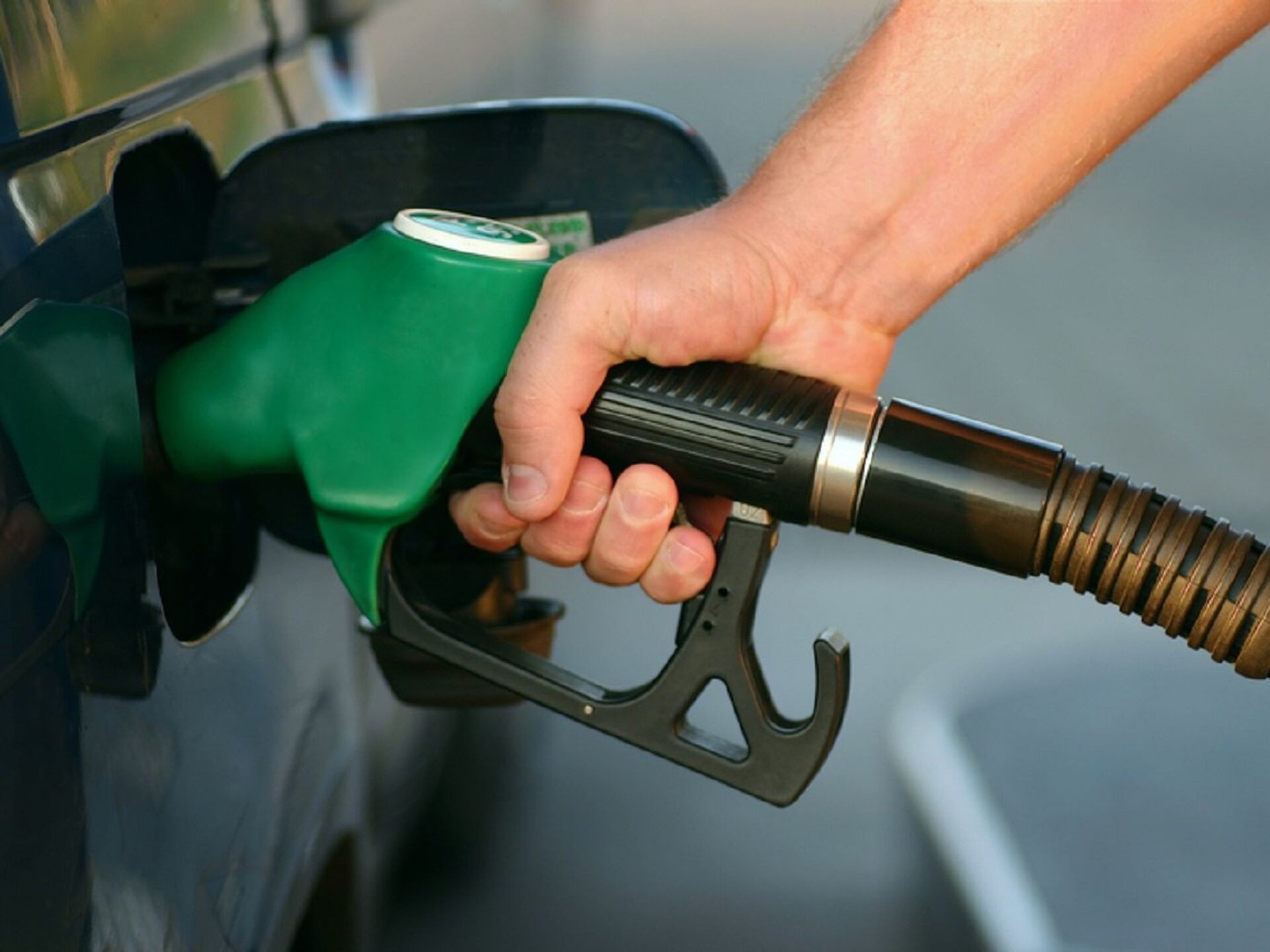 بنزين-بريطانيا-يحرك-واشنطن-ويش