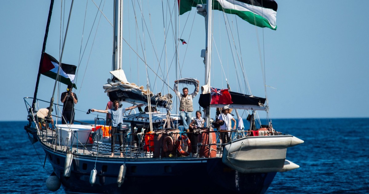 إسرائيل تعرقل سفينة مساعدات دولية لغزة وتمنع رسوّها