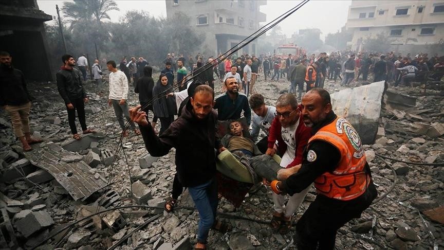 قصف غزة يُعطّل المساعدات ويُربك الأسواق