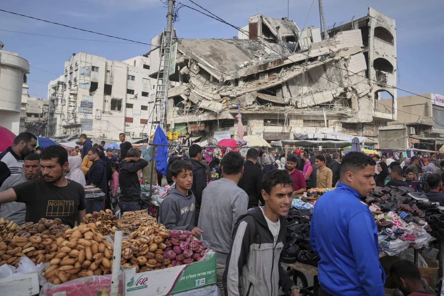 غزة بين هندسة التجويع ونقص السيولة..أزمة متعددة الأبعاد تهدد كرامة الناس