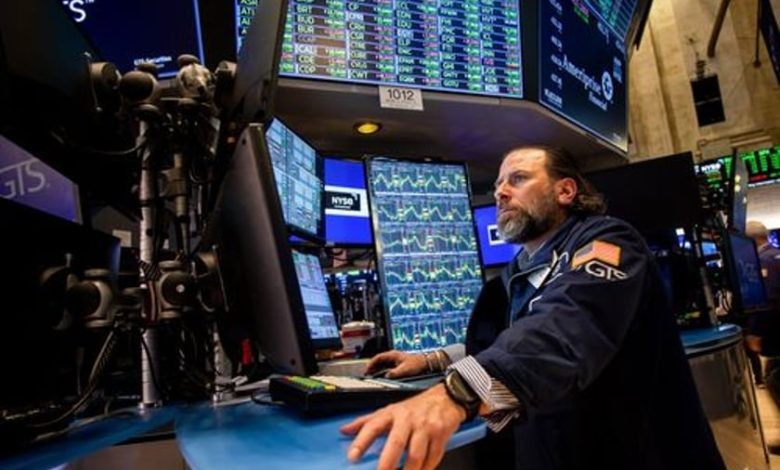 الأسواق العالمية ترتفع رغم بدءِ تطبيق الرسوم الجمركية الأمريكية الجديدة