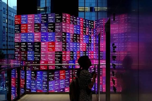 المستثمرون يسحبون أموالهم من صناديق الأسهم لأول مرة منذ 5 أسابيع