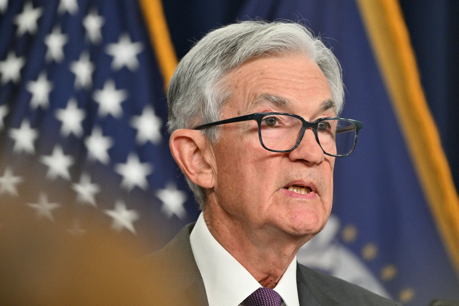 Fed تفتح الباب لخفض الفائدة في ديسمبر بعد تصريحات مسؤول البنك المركزي